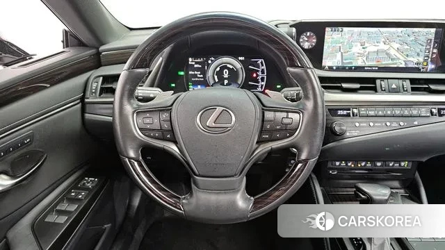 Lexus ES300h 7th generation 2018 Серебристо-серый из Кореи, фото 4