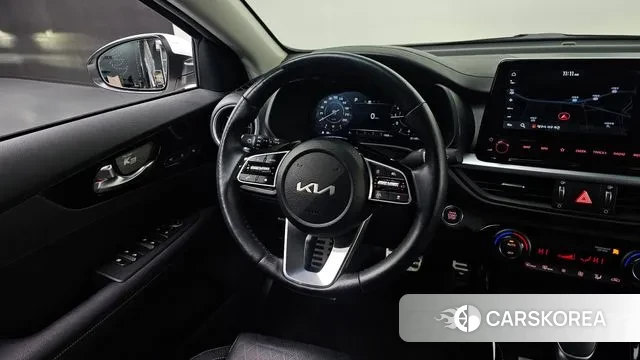 Kia The New K3 2nd generation 2023 Белый из Кореи, фото 4