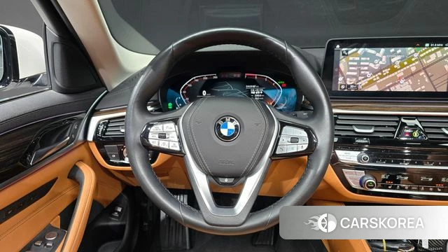 BMW 5 Series (G30) 2021 Белый из Кореи, фото 4