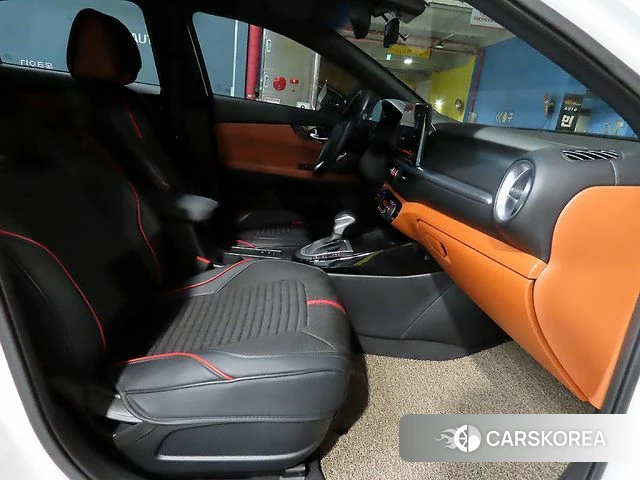 Kia The New K3 2nd generation 2022 Белый из Кореи, фото 4