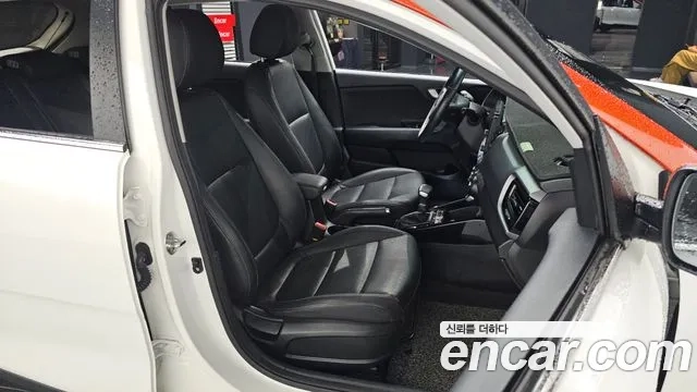 Kia Stonic 2018 Белый из Кореи, фото 4