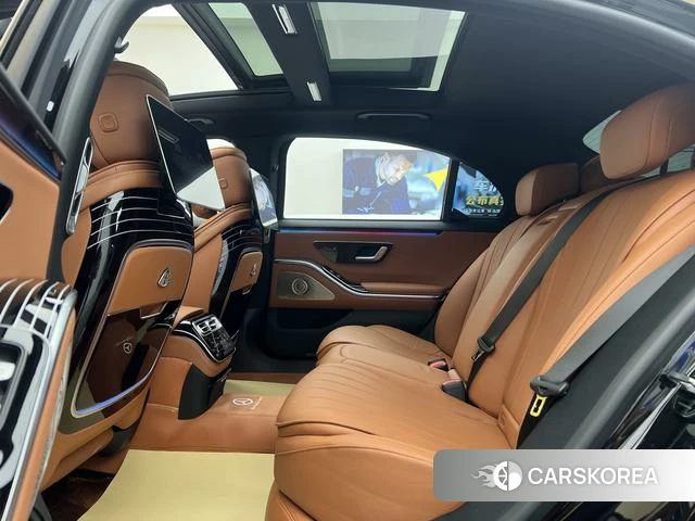 Mercedes-Benz S-class 2024 Черный из Китая, фото 4