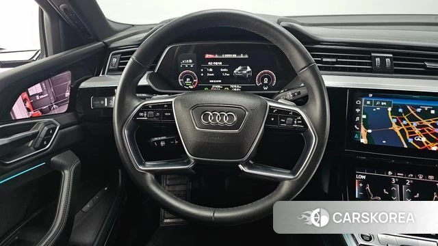 Audi e-Tron 2022 Серый из Кореи, фото 4