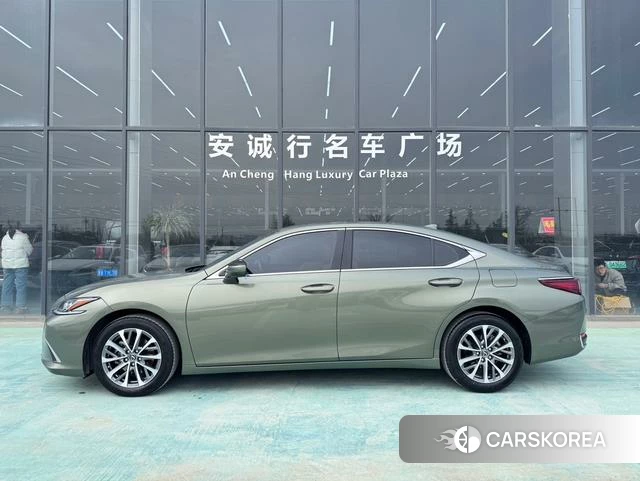 Lexus ES 2023 Зеленый из Китая, фото 4