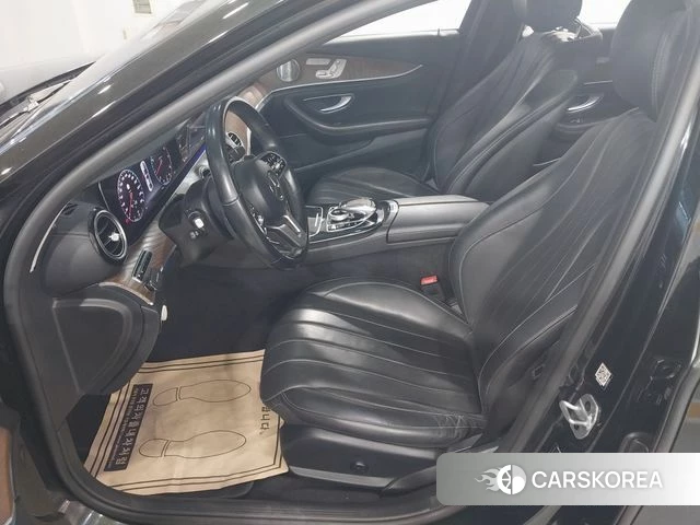 Mercedes-Benz E-Class W213 2019 Черный из Кореи, фото 4