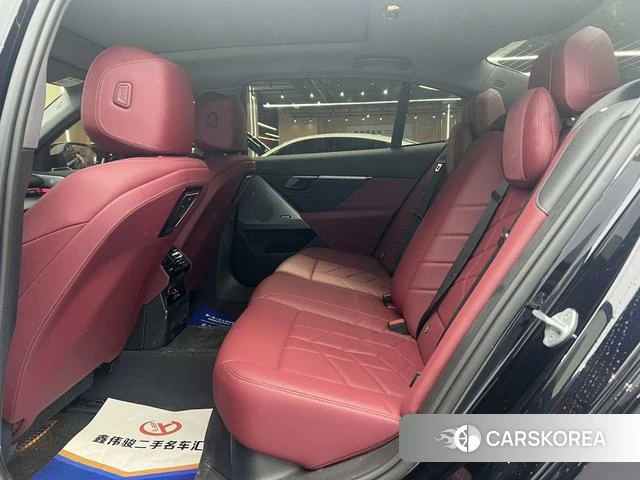 BMW 5 series 2025 Черный из Китая, фото 4