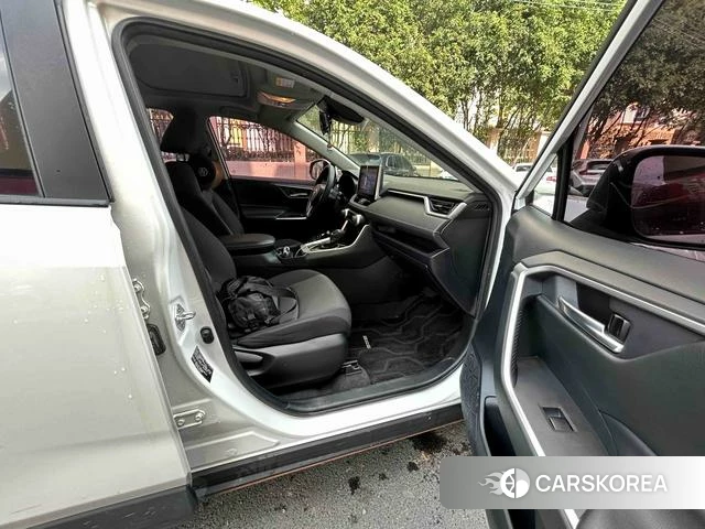 Toyota RAV4 Rongfang 2022 Белый из Китая, фото 4
