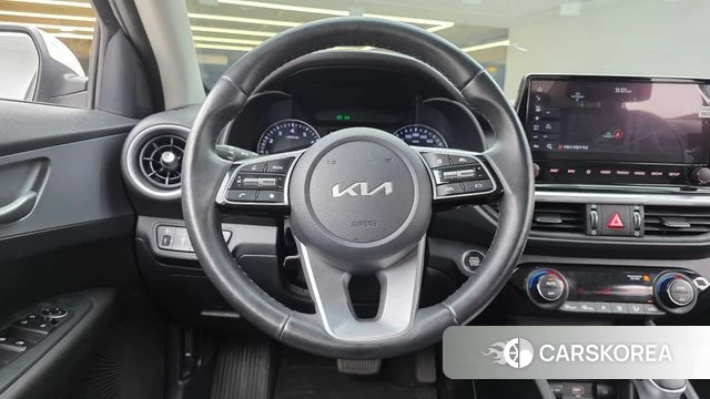 Kia The New K3 2nd generation 2022 Белый из Кореи, фото 4