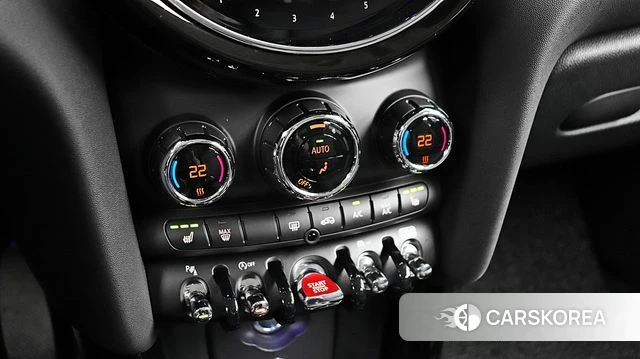 Mini Cooper 2024 Черный из Кореи, фото 4