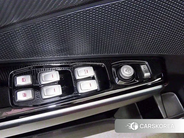 Ssangyong Tivoli Armor 2018 Красный из Кореи, фото 4