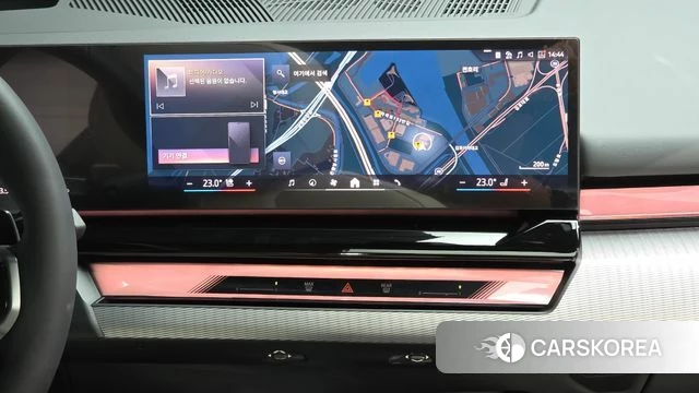 BMW 5 Series (G60) 2026 Светло-серебряный цвет из Кореи, фото 4