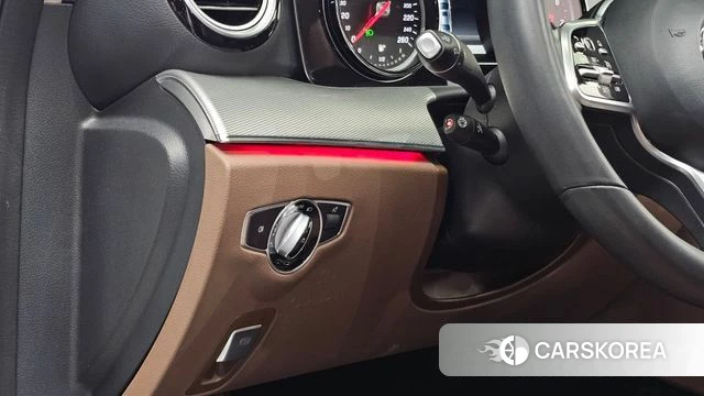 Mercedes-Benz E-Class W213 2019 Белый из Кореи, фото 4