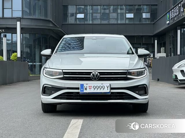 Volkswagen Bora 2025 Белый из Китая, фото 4