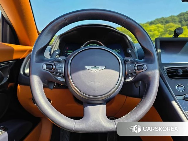Aston Martin DB11 2019 Белый из Кореи, фото 4