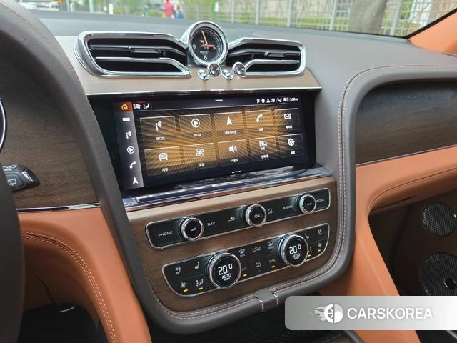 Bentley Bentayga 2024 Жемчужный цвет из Кореи, фото 4