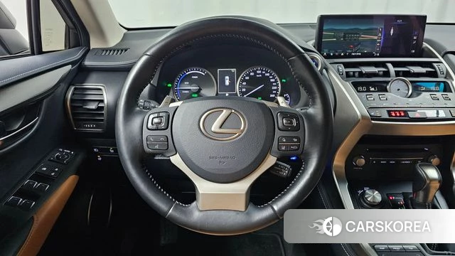 Lexus NX300h 2018 Серебристо-серый из Кореи, фото 4