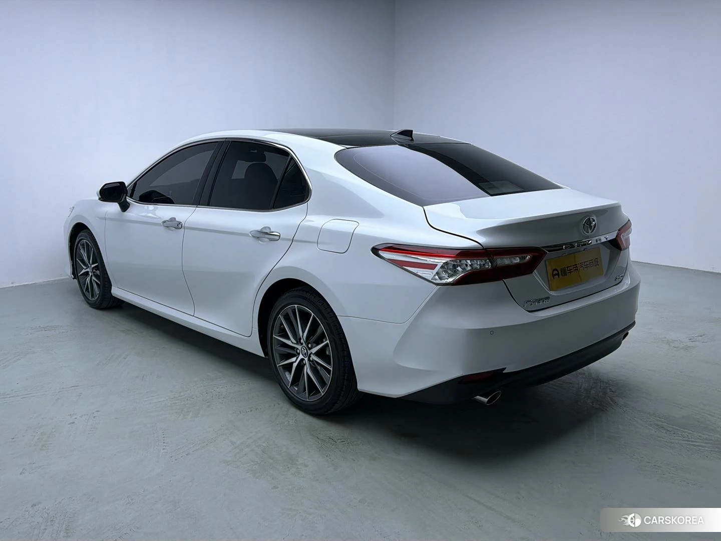 Toyota Camry 2021 Белый из Китая, фото 4