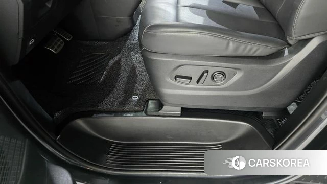 Hyundai Staria 2023 Серый из Кореи, фото 4