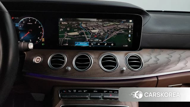 Mercedes-Benz E-Class W213 2022 Серый из Кореи, фото 4