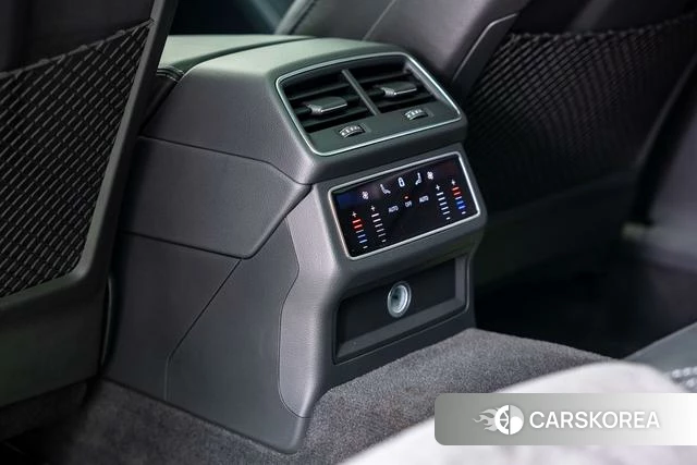 Audi A6L PHEV 2022 Черный из Китая, фото 4