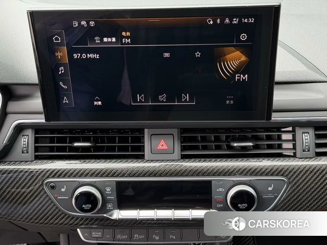 Audi A4L 2023 Темно-серый из Китая, фото 4