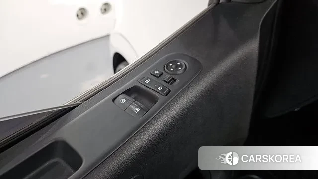 Hyundai Staria 2022 Белый из Кореи, фото 4