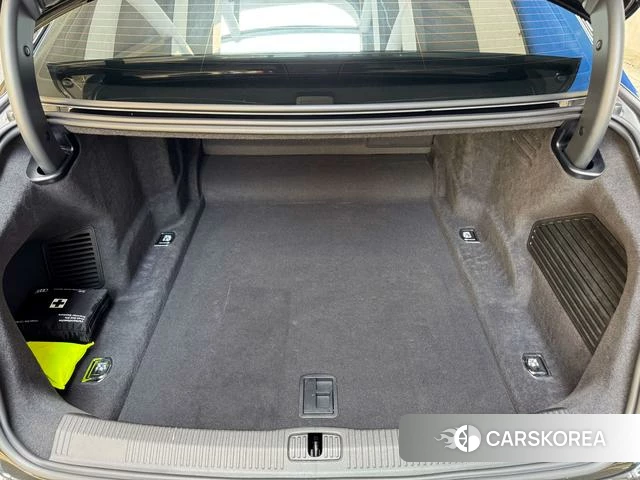 Audi A8 2025 Черный из Китая, фото 4
