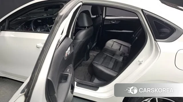 Kia The New K3 2nd generation 2021 Белый из Кореи, фото 4