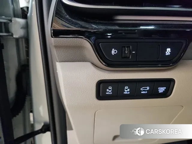 Kia The New Carnival 4th Generation 2025 Серебристо-серый из Кореи, фото 4