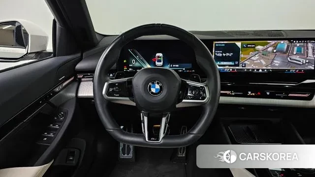 BMW 5 Series (G60) 2024 Белый из Кореи, фото 4