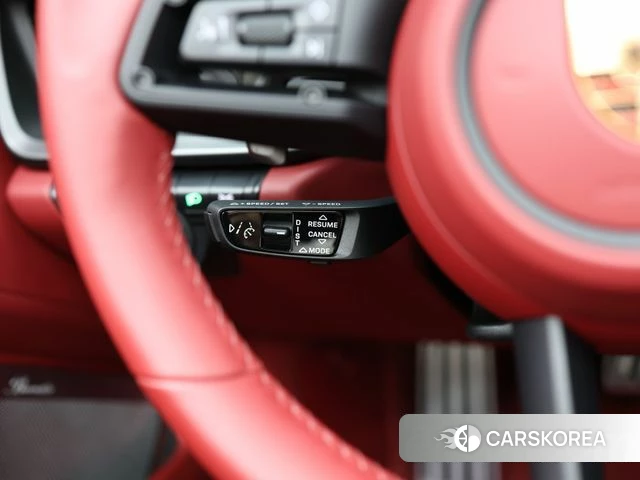 Porsche 911(992) 2023 Жемчужный цвет из Кореи, фото 4