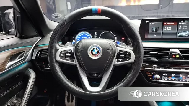 BMW 5 Series (G30) 2018 Белый из Кореи, фото 4