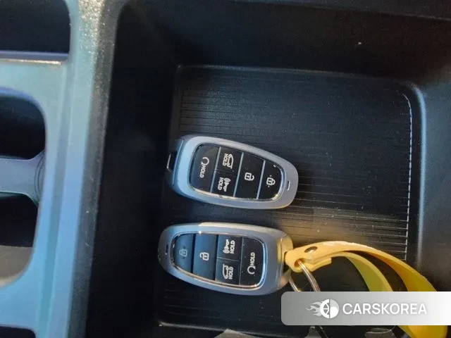 Hyundai Staria 2022 Серебряный из Кореи, фото 4