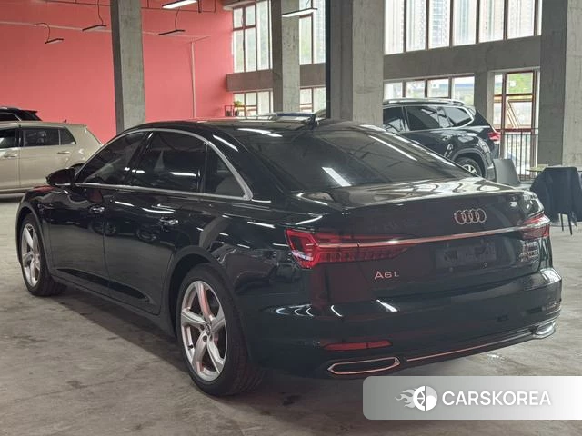Audi A6L 2021 Черный из Китая, фото 4