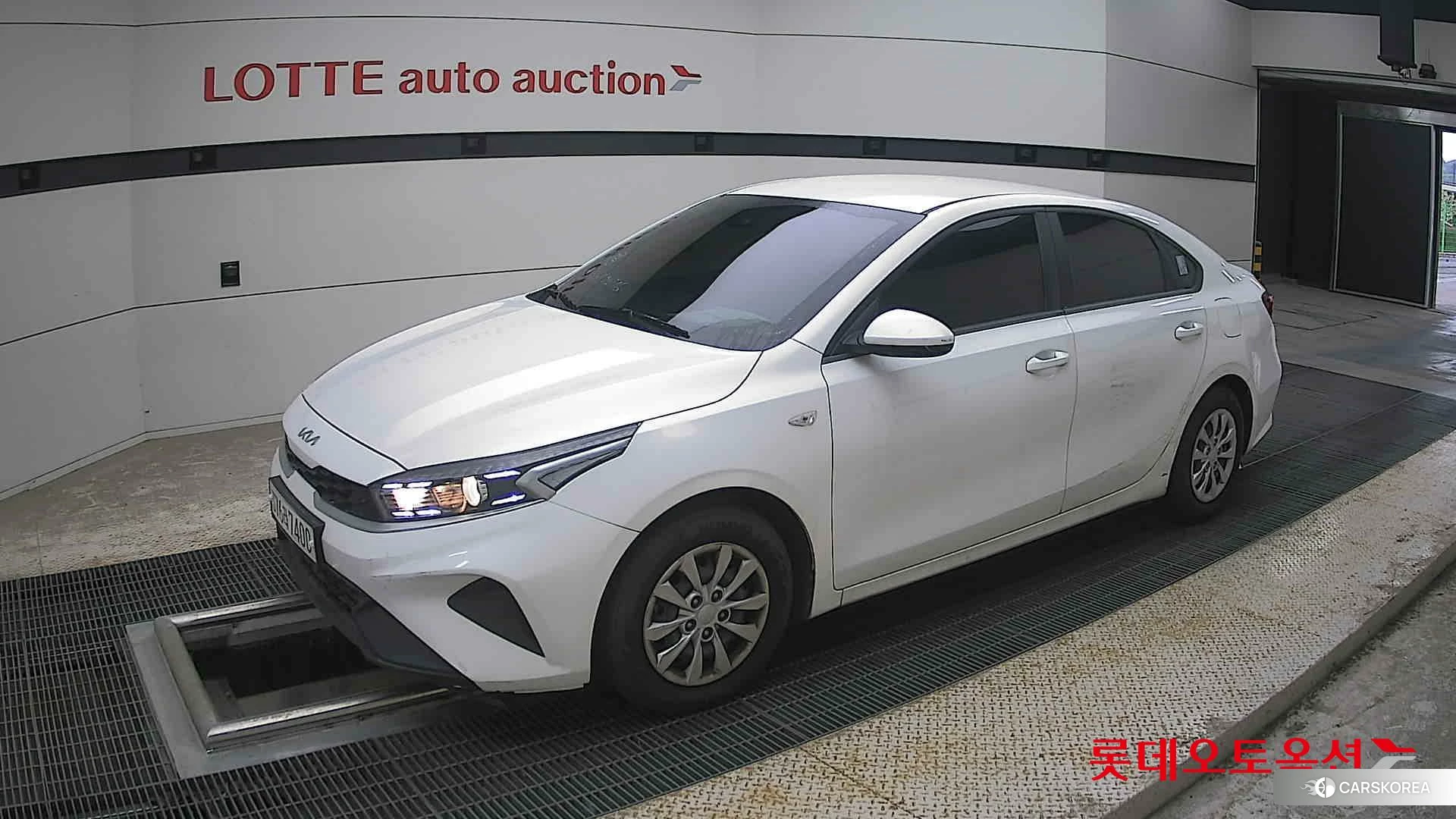 Kia K3 2022 Snow White Pearl из Кореи, фото 4