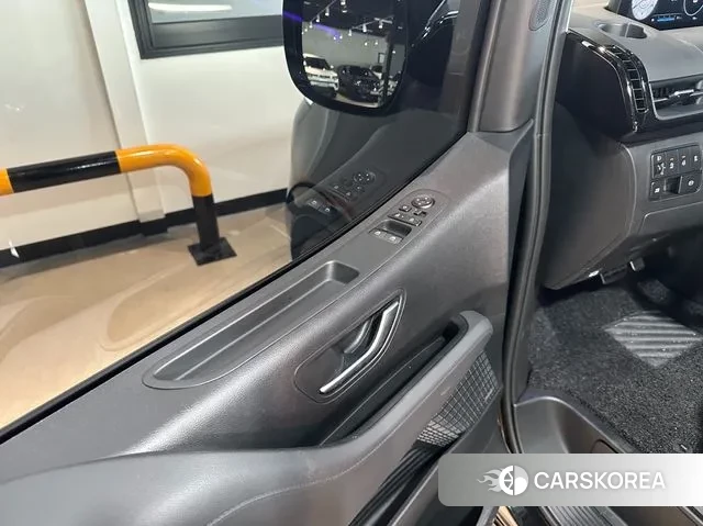 Hyundai Staria 2025 Черный из Кореи, фото 4