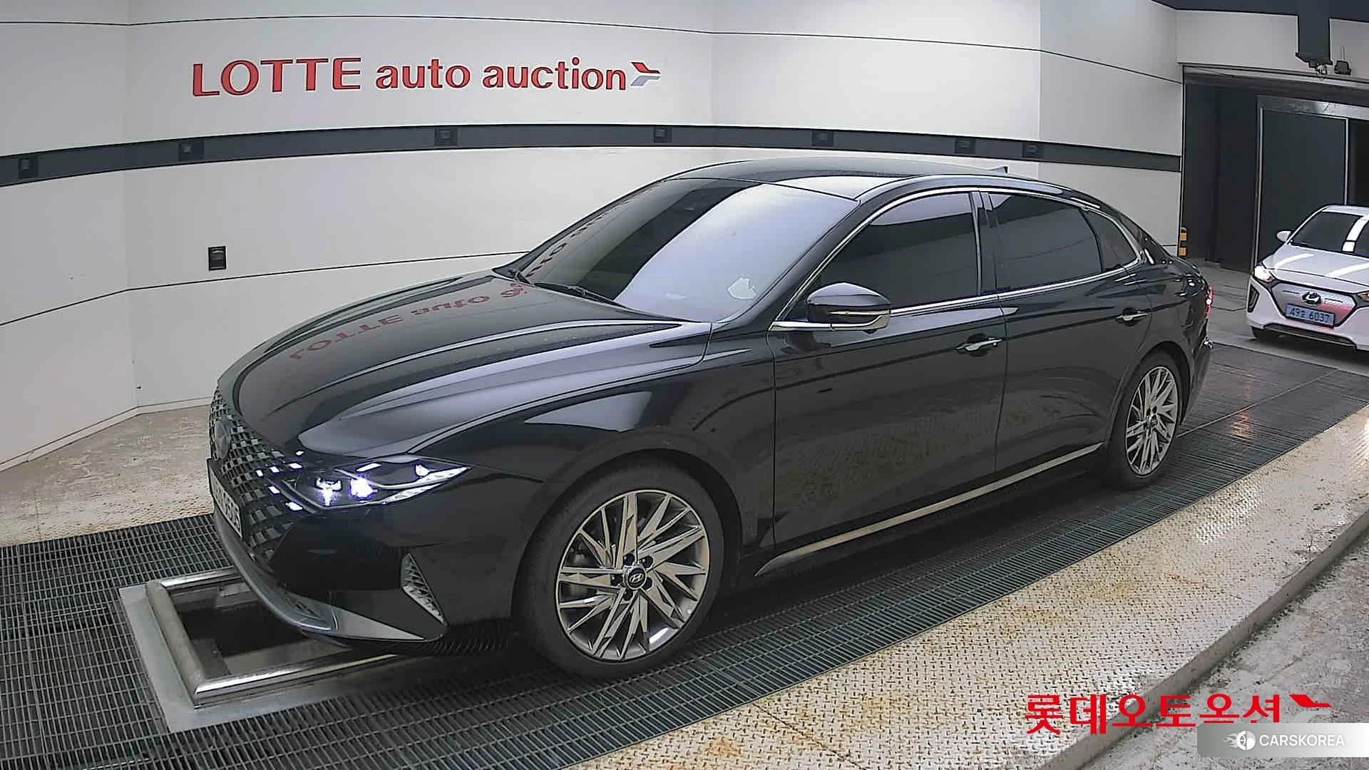 Hyundai Grandeur 2022 Midnight Black Pearl из Кореи, фото 4