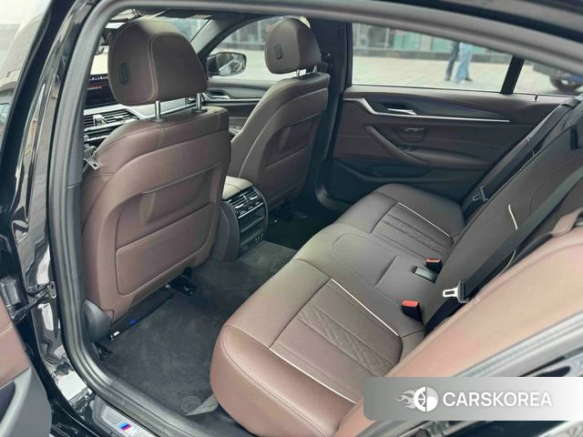 BMW 5 series 2023 Черный из Китая, фото 4
