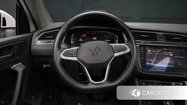 Volkswagen Tiguan second Generation 2022 Белый из Кореи, фото 4