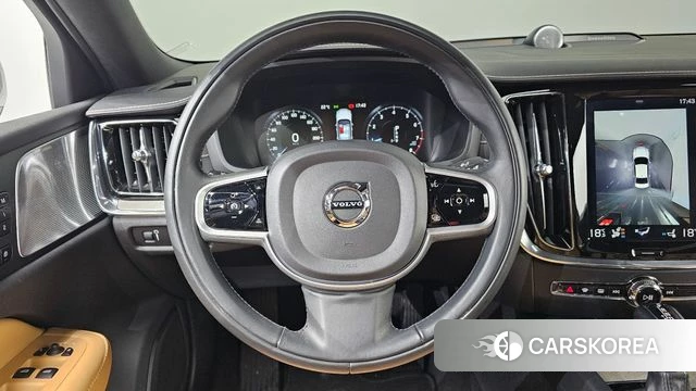 Volvo S60 3rd generation 2020 Белый из Кореи, фото 4