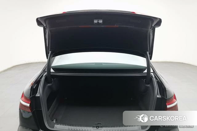 Audi A6L 2022 Черный из Китая, фото 4
