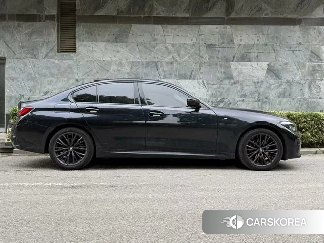 BMW 3 series 2022 Черный из Китая, фото 4