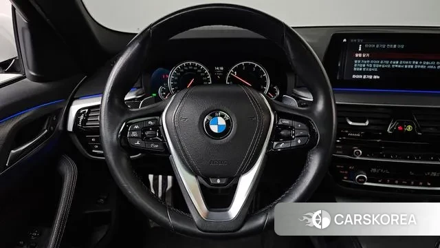 BMW 5 Series (G30) 2018 Белый из Кореи, фото 4