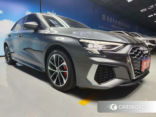Audi A3 2022 Серебристо-серый из Китая, фото 4