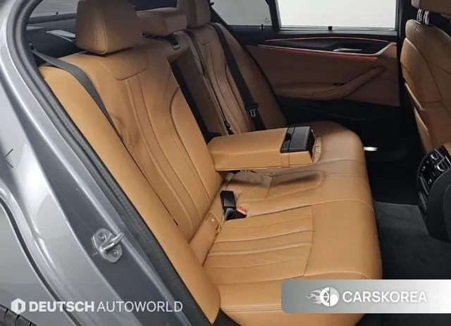 BMW 5 Series (G30) 2023 Серебряный из Кореи, фото 4