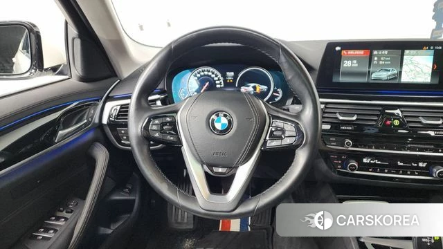 BMW 5 Series (G30) 2018 Белый из Кореи, фото 4