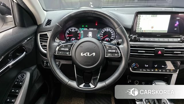 Kia Seltos 2022 Белый из Кореи, фото 4