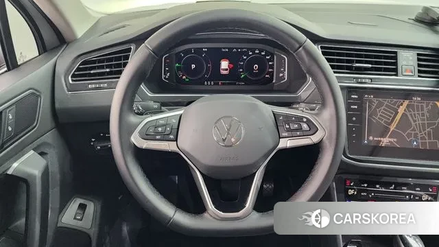 Volkswagen Tiguan second Generation 2023 Белый из Кореи, фото 4