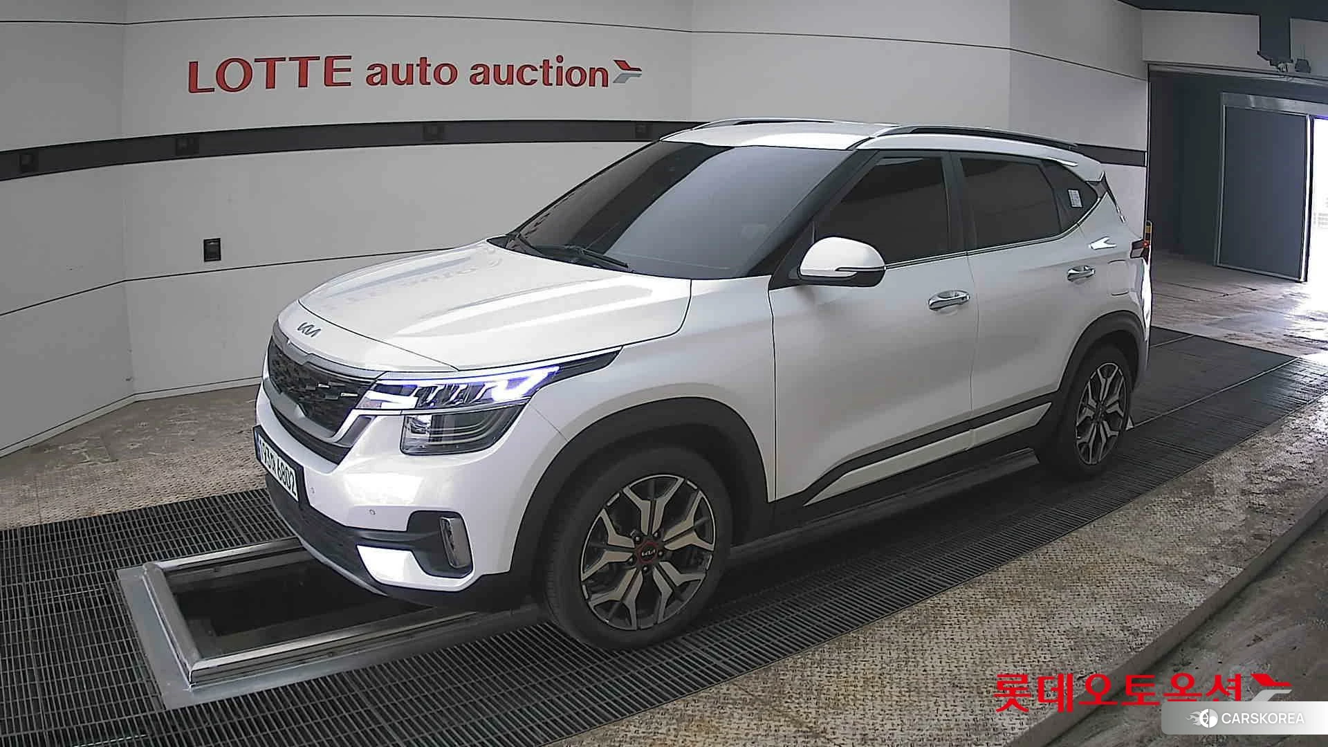 Kia Seltos 2022 Snow White Pearl из Кореи, фото 4