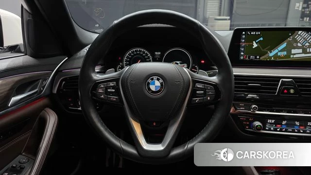 BMW 5 Series (G30) 2018 Белый из Кореи, фото 4